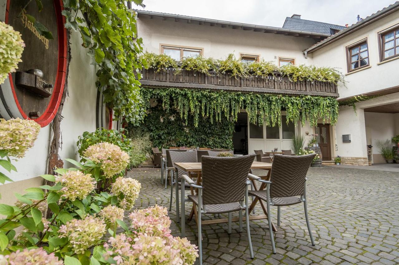 Hotel Weingut Und Gastehaus Holger Alt Monzingen Exterior foto